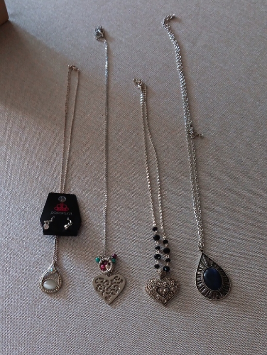 paparazzi Jewelry - Paparazzi Silver-Tone Heart & Teardrop Pendant Necklace Set